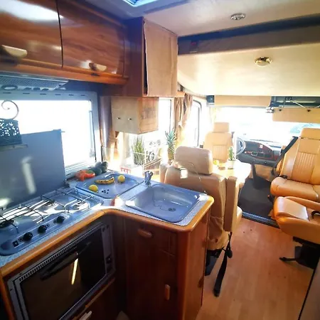 Rent An Autostar Rv With Blue Classics 豪华帐篷