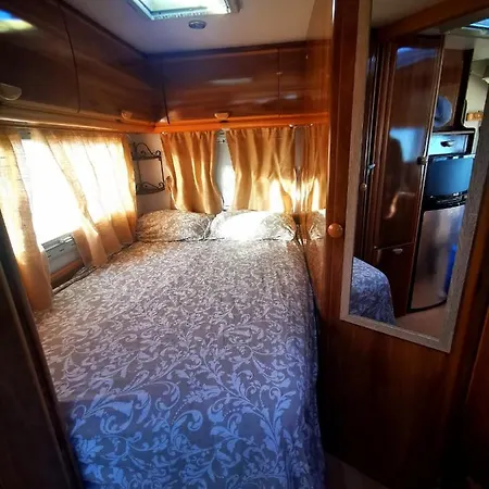 Rent An Autostar Rv With Blue Classics 豪华帐篷