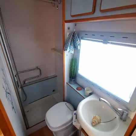 豪华帐篷 Rent An Autostar Rv With Blue Classics