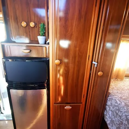 Rent An Autostar Rv With Blue Classics 豪华帐篷